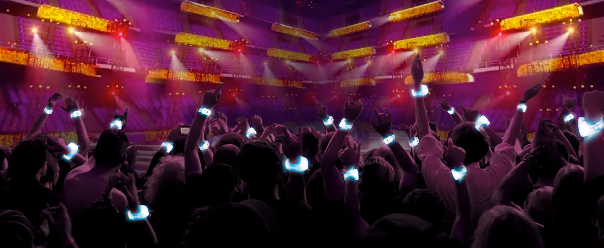 Smart Event with interactive LED bracelets